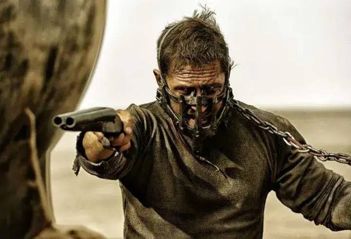 mad-max-fury-road-image-tom-hardy-5
